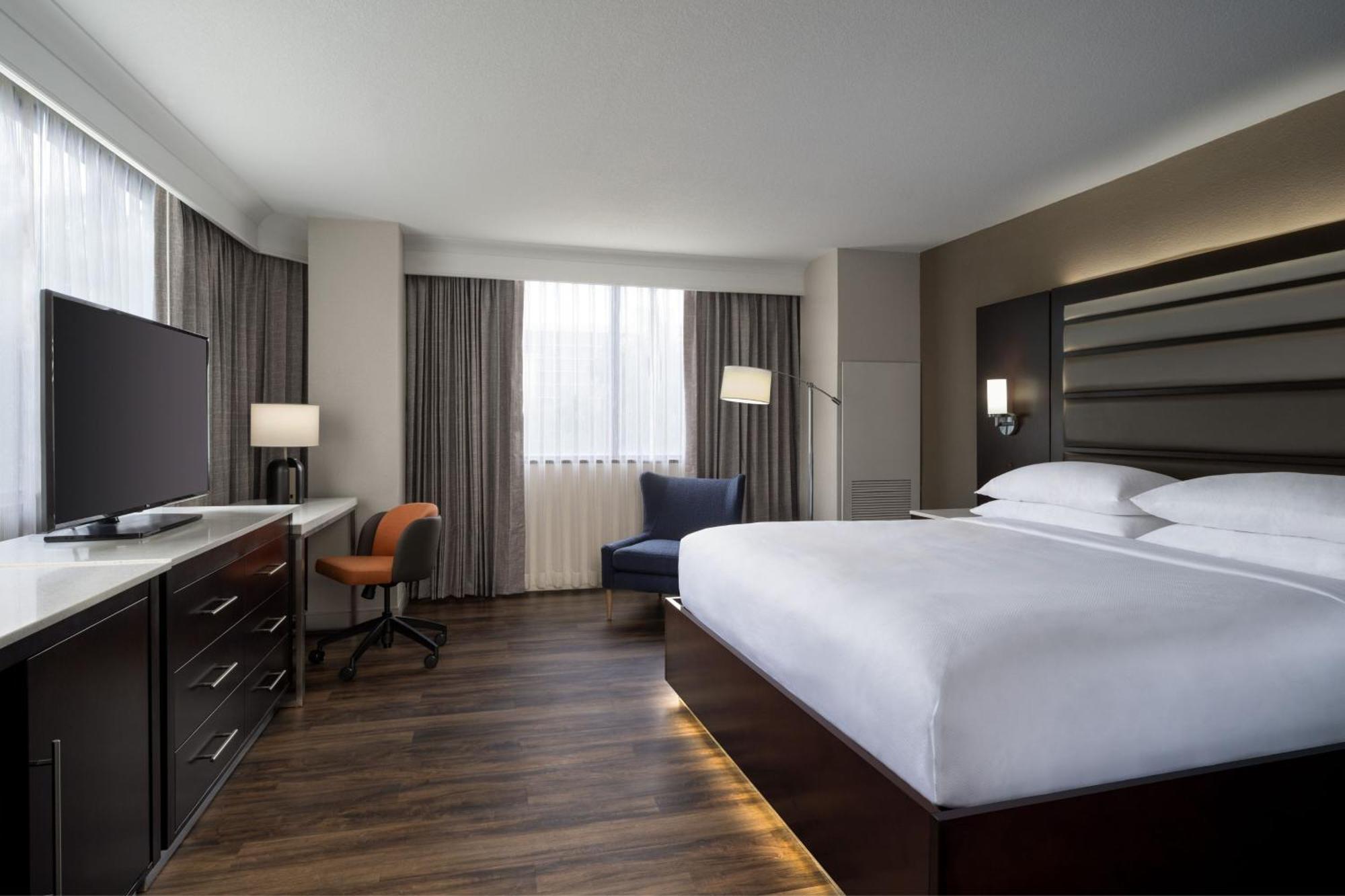 Delta Hotels By Marriott Jacksonville Deerwood Exterior photo